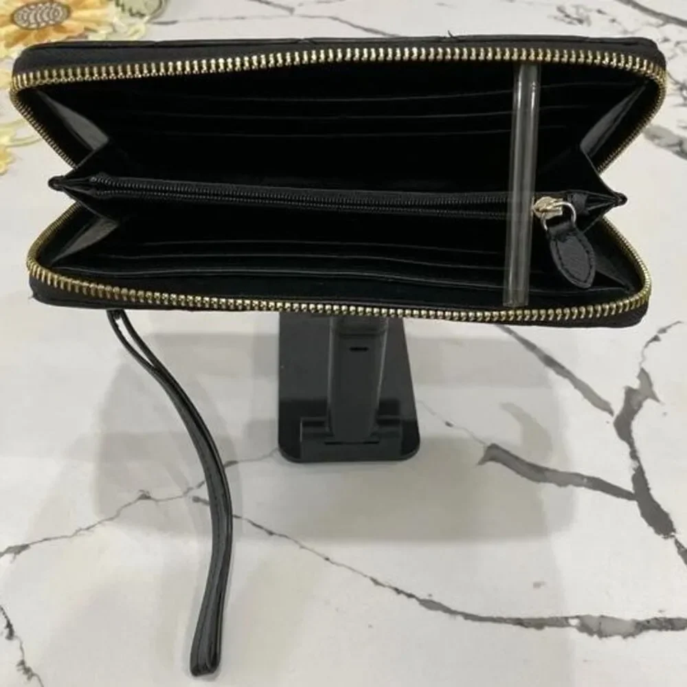 DKNY euc leather quilted wristlet/wallet